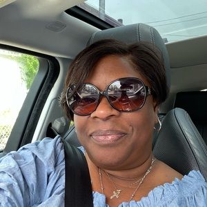 Meet your Posher, Aisha